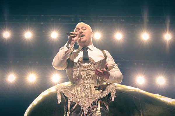 Sam Smith ends his Manchester performance after four songs