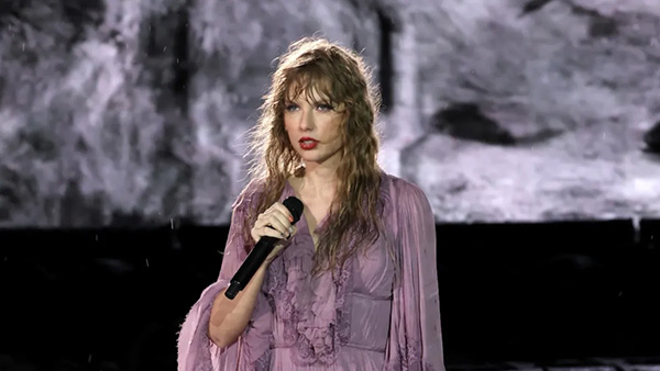 Taylor Swift in the rain