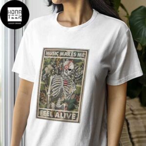 Skull With Red Heart Music Makes Me Feel Alive Classic T-Shirt