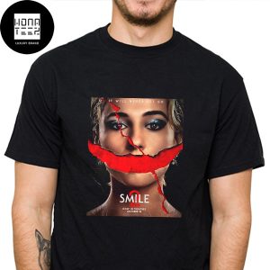 Smile 2 New Poster It Will Never Let Go Fan Gifts Classic T-Shirt