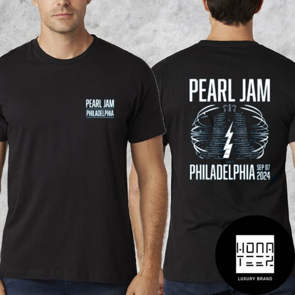 Pearl Jam Concert At Wells Fargo Center Philadelphia PA On September 7 2024 Fan Gifts Classic T-Shirt